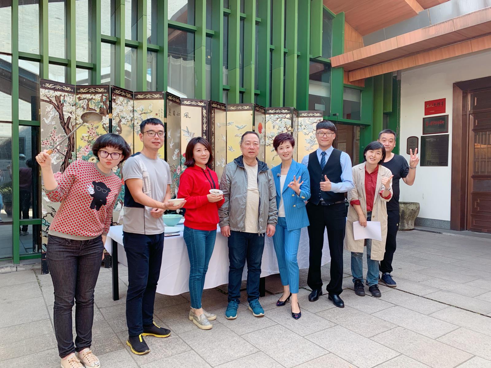 接受浙江卫视栏目有关杭帮菜商标问题的采访